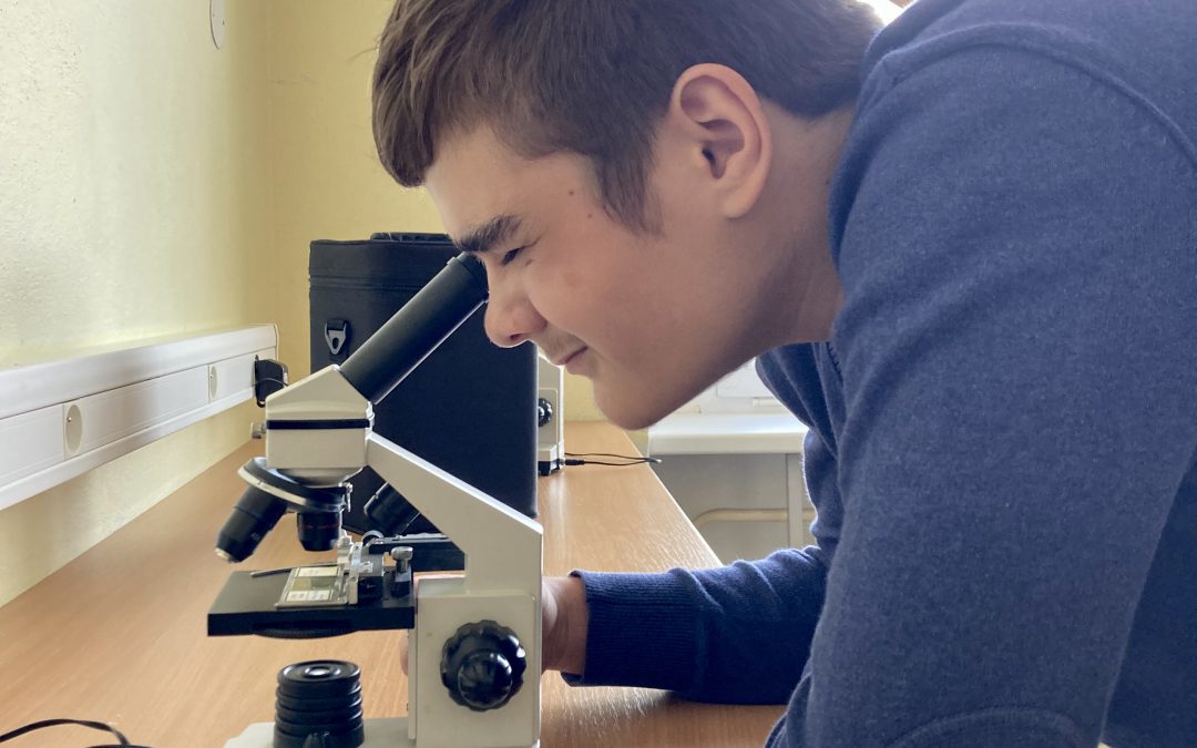 Práce s mikroskopem – pozorování tkání